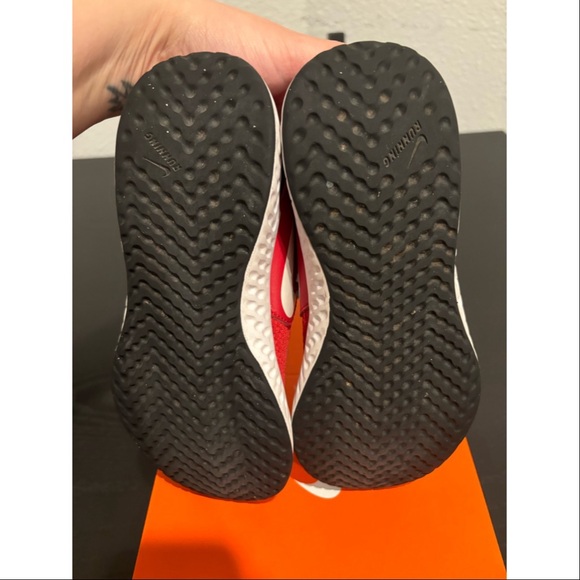 NOT FOR SALE- Boys Nike Revolution 5 Sneakers - Picture 8 of 8